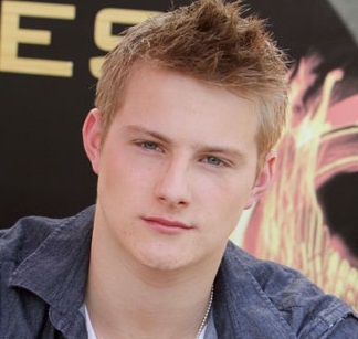 Alexander Ludwig Gay, Girlfriend, Dating and Shirtless