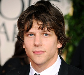 Jesse Eisenberg Girlfriend, Dating, Gay, Shirtless and Net Worth