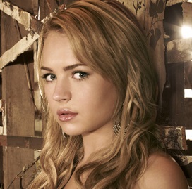 Britt Robertson Wiki, Boyfriend, Dating and Net Worth