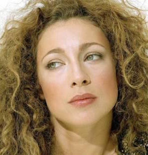 Alex Kingston Wiki, Husband, Divorce, Boyfriend and Net Worth