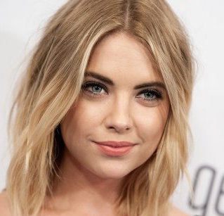 Ashley Benson Wiki, Boyfriend, Dating, Pregnant and Net Worth