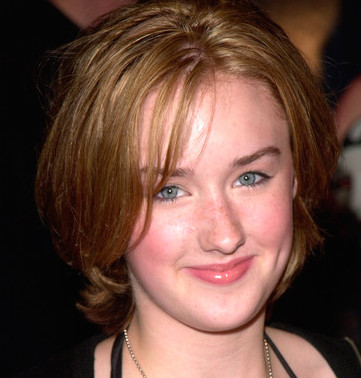 Ashley Johnson Wiki, Married, Husband or Boyfriend