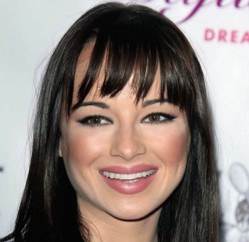 Ashley Rickards Wiki, Married or Boyfriend, Dating and Engaged