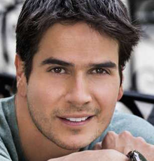 Daniel Arenas Wiki, Married, Wife, Girlfriend or Gay