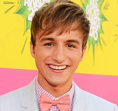 Lucas Cruikshank Wiki, Girlfriend or Boyfriend(Gay) and Net Worth