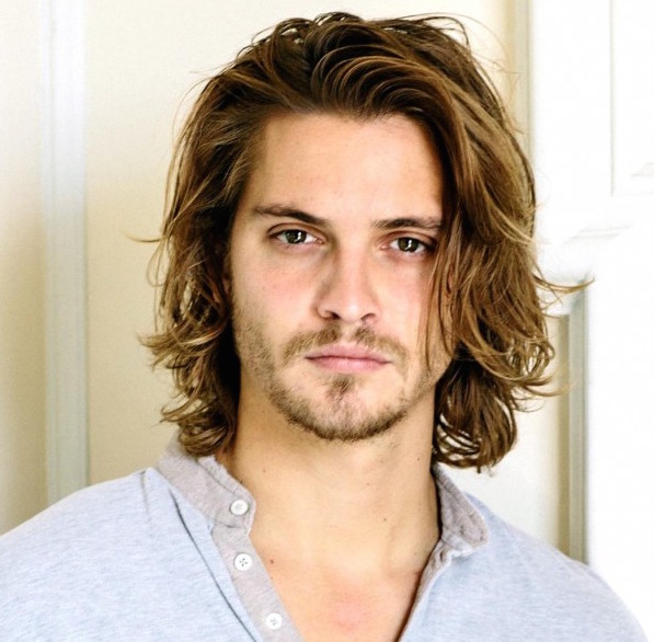 Luke Grimes Girlfriend, Dating, Gay, Shirtless and Net Worth