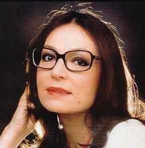 Nana Mouskouri Wiki, Bio, Husband, Health, Dead or Alive