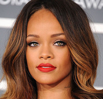 Rihanna Wiki, Boyfriend, Dating, Pregnant and Net Worth