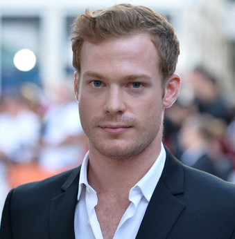 Sam Reid (Actor) Grilfriend, Dating, Married or Gay