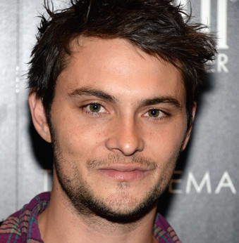 Shiloh Fernandez Wiki, Girlfriend, Dating or Gay, Shirtless