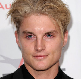 Toby Hemingway Wiki, Bio, Girlfriend, Dating or Married