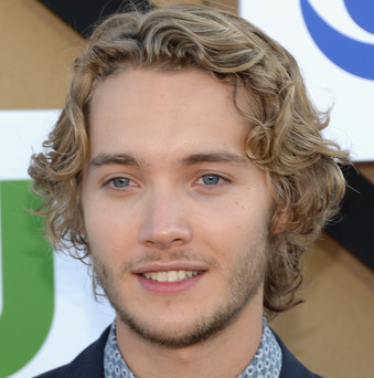 Toby Regbo Wiki, Girlfriend, Dating or Gay