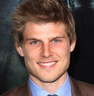 Travis Van Winkle Wiki, Girlfriend, Dating or Gay/Shirtless and Net Worth